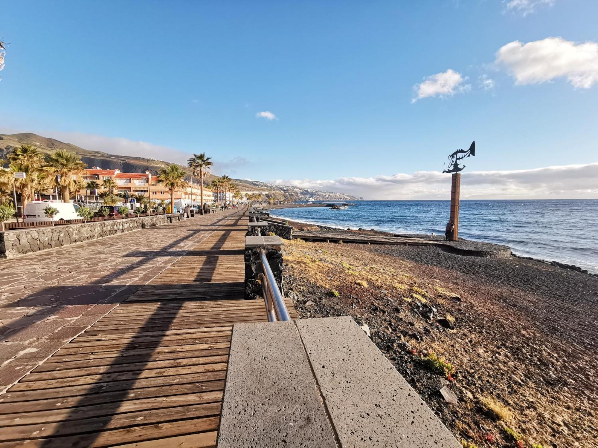 Home2book Stunning Sea Front Caletillas, Pool Apartment